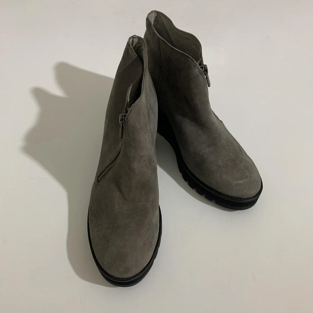 Eileen Fisher Boots Womens Size 8 Gray Suede Ankle Wedge Zip Booties Comfort